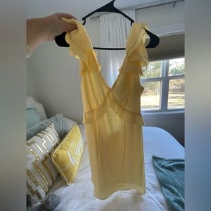 Ruffle sleeve flowey yellow dress